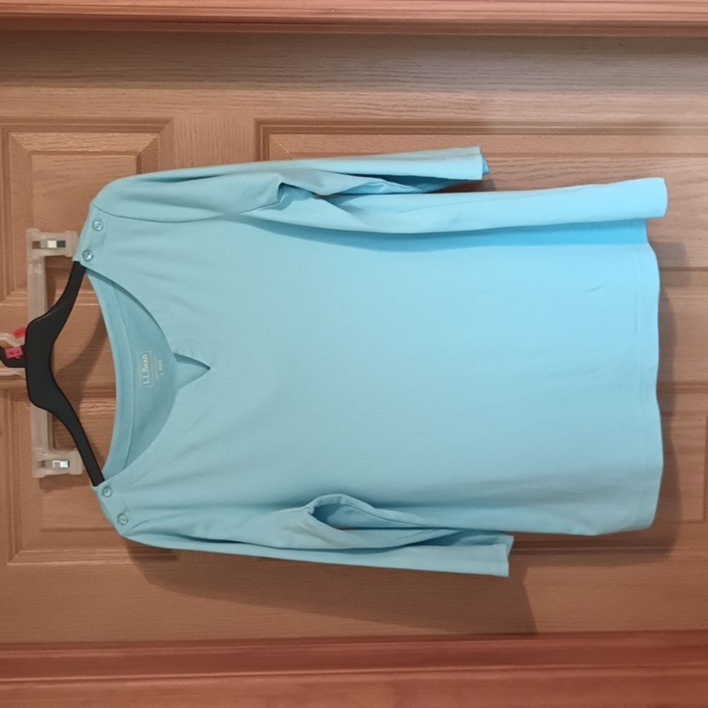 L.L. Bean Women's Light Blue 3/4 Sleeve Top